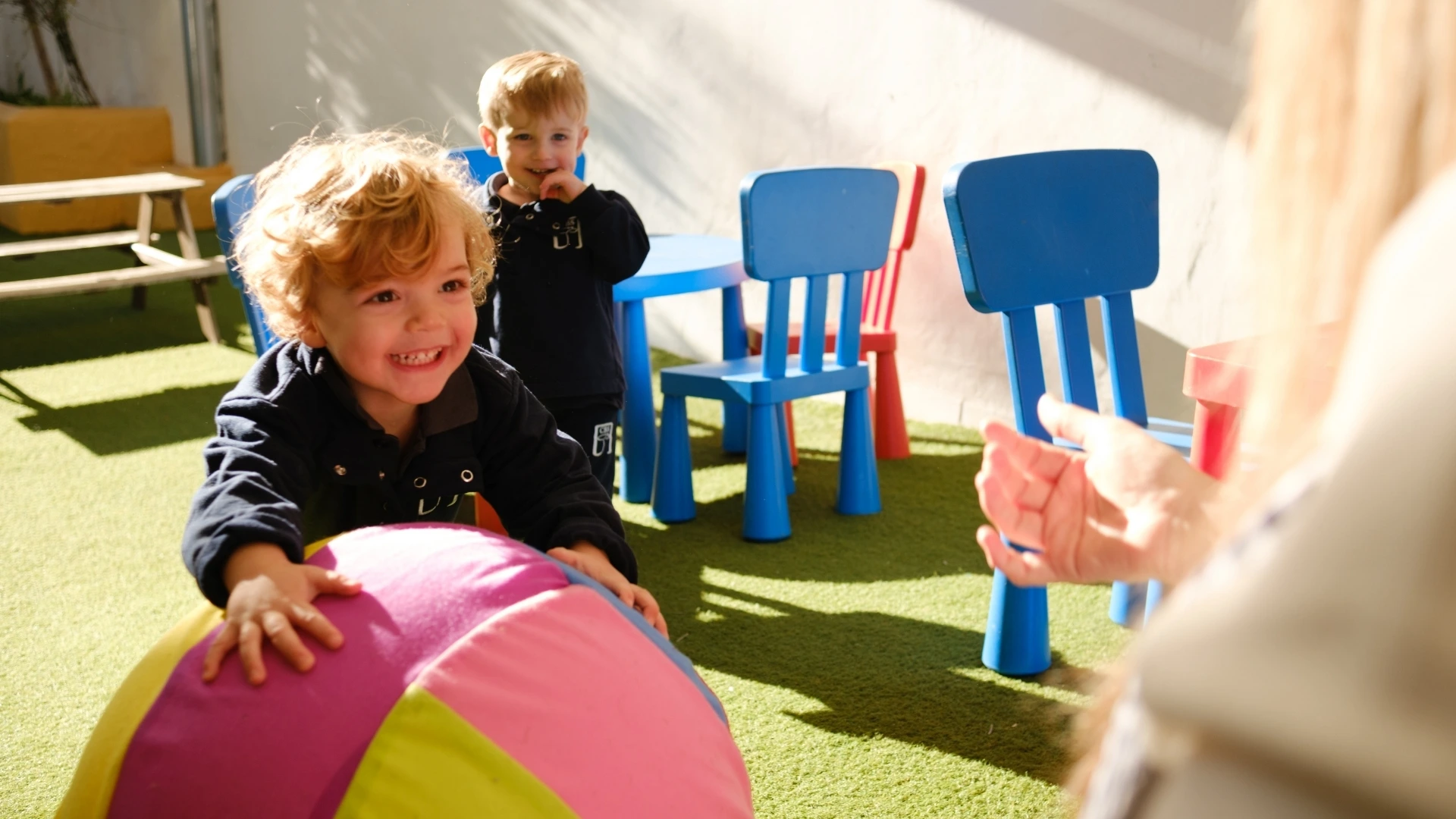 Niños de CBS Pre-School aprendiendo mediante el juego